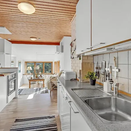 Amazing In Karrebksminde With 3 Bedrooms 펜션 Karrebæksminde